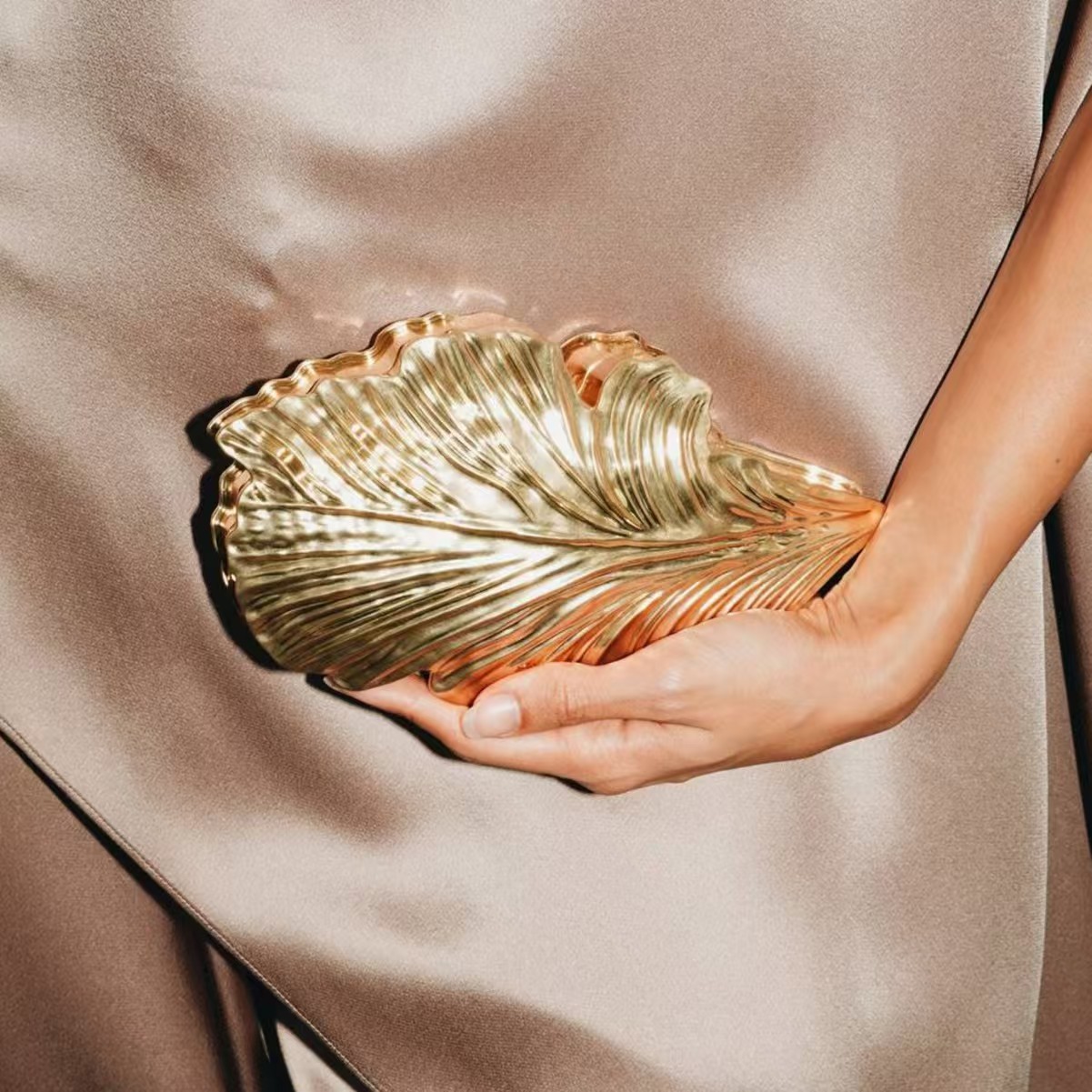 Women'S Young Bags - Luxuriöse Goldene Modische Acryl-Blatt-Metall-Box-Handtasche Elegante Dinner-Party-Clutch